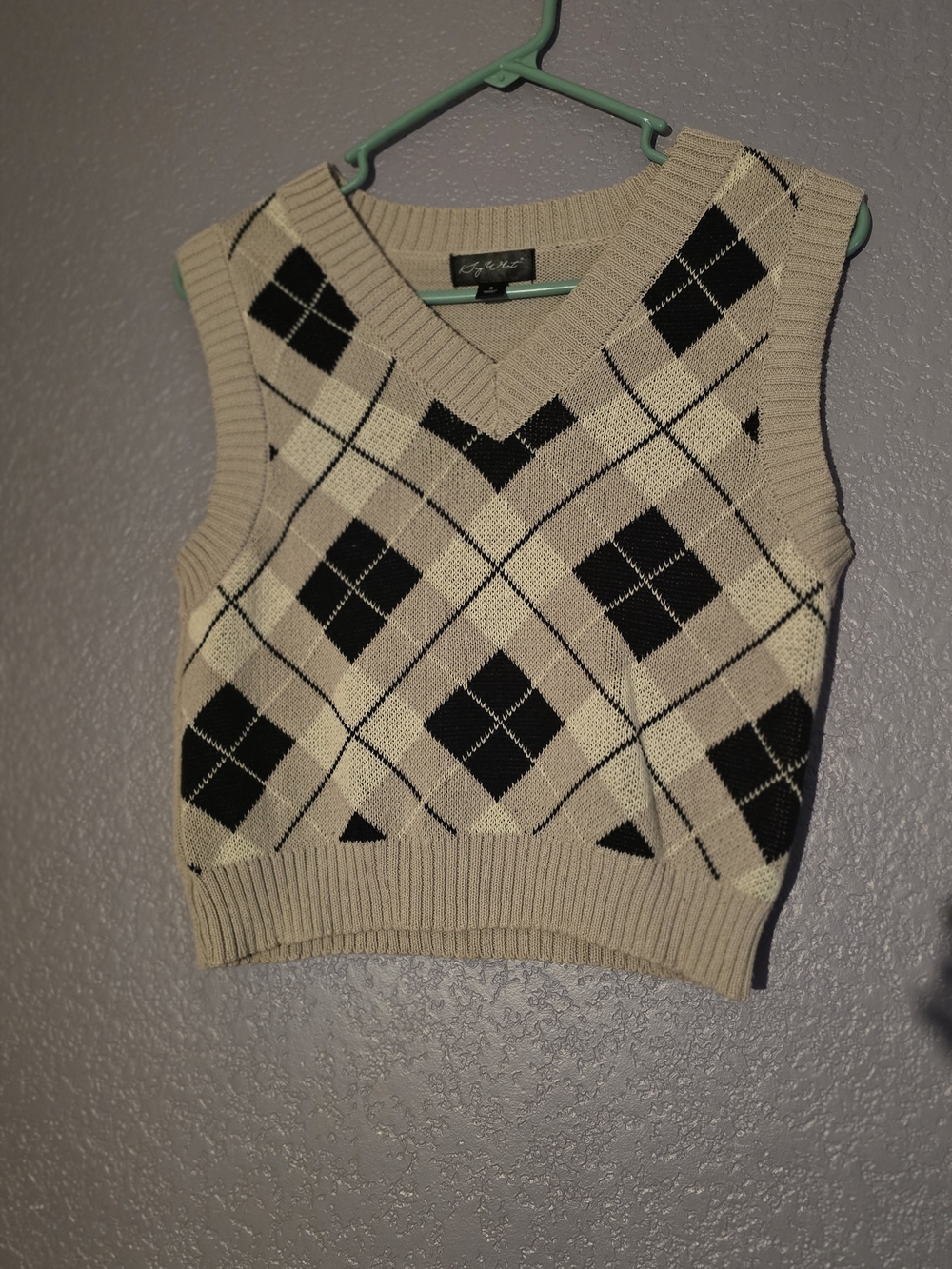Argyle V-Neck Sweater Vest in Beige and Black